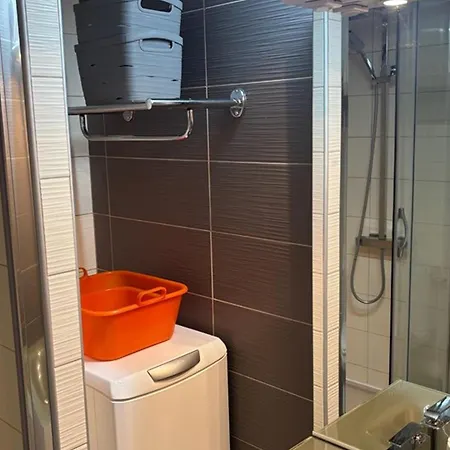 T2 Avec Balcon Proche - Fr-1-787-127 Laveissiere
